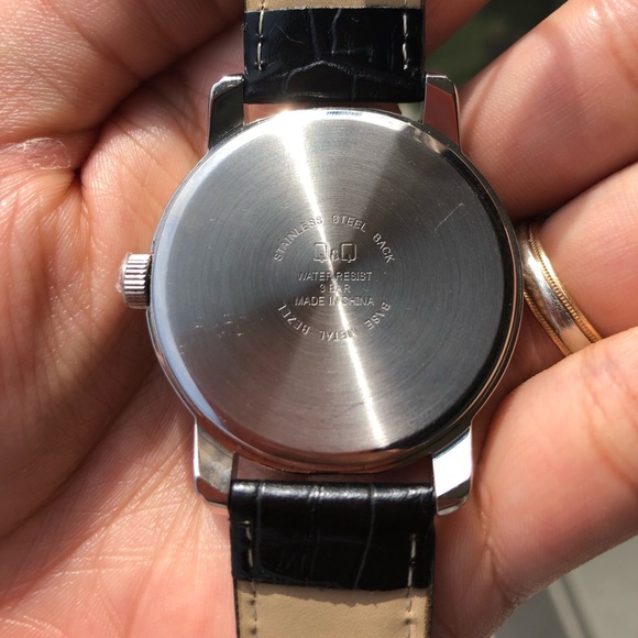 Q & Q Water Resistant Watch 💧⌚️ - Picture 4 of 7